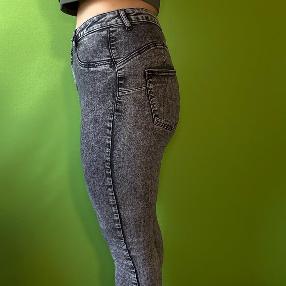Gray marble acid wash skinny jeans with booty enhancing design / Large / 12 - Picture 4 of 5